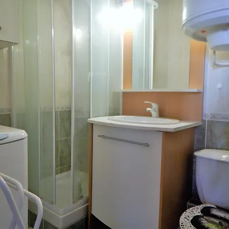T2 Avec Parking, Proche Et Commerces - - Fr-1-251-519 * Bormes-les-Mimosas