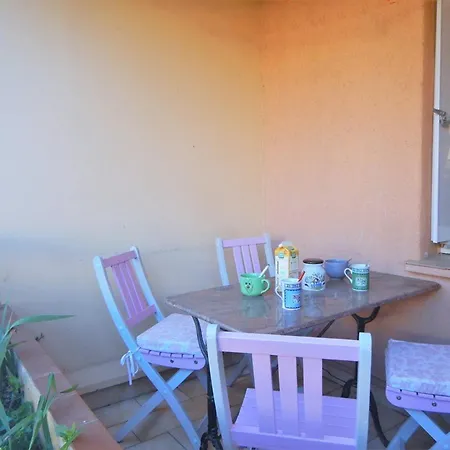 T2 Avec Parking, Proche Et Commerces - - Fr-1-251-519 Apartment